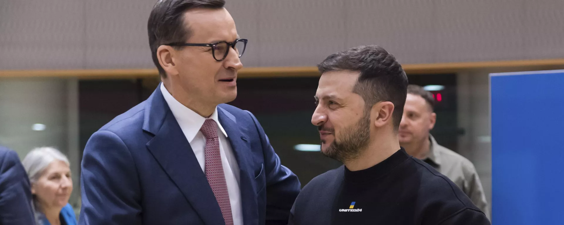 El primer ministro polaco, Mateusz Morawiecki (izquierda) y el presidente ucraniano, Volodímir Zelenski - Sputnik Mundo, 1920, 24.09.2023