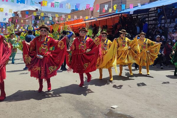 El inicio del carnaval más grande de Bolivia en Oruro - Sputnik Mundo