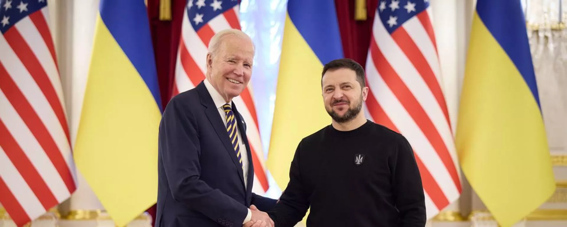 El presidente de EEUU, Joe Biden, y el mandatario ucraniano, Volodímir Zelenski El presidente de EEUU, Joe Biden, y el mandatario ucraniano, Volodímir Zelenski - Sputnik Mundo, 1920, 05.10.2023