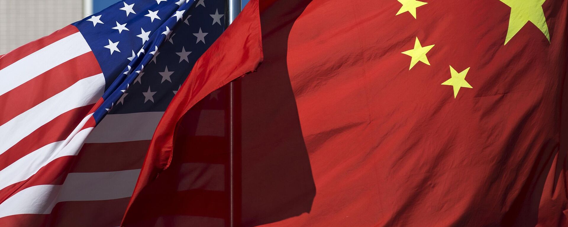 Banderas de EEUU y China - Sputnik Mundo, 1920, 01.04.2023