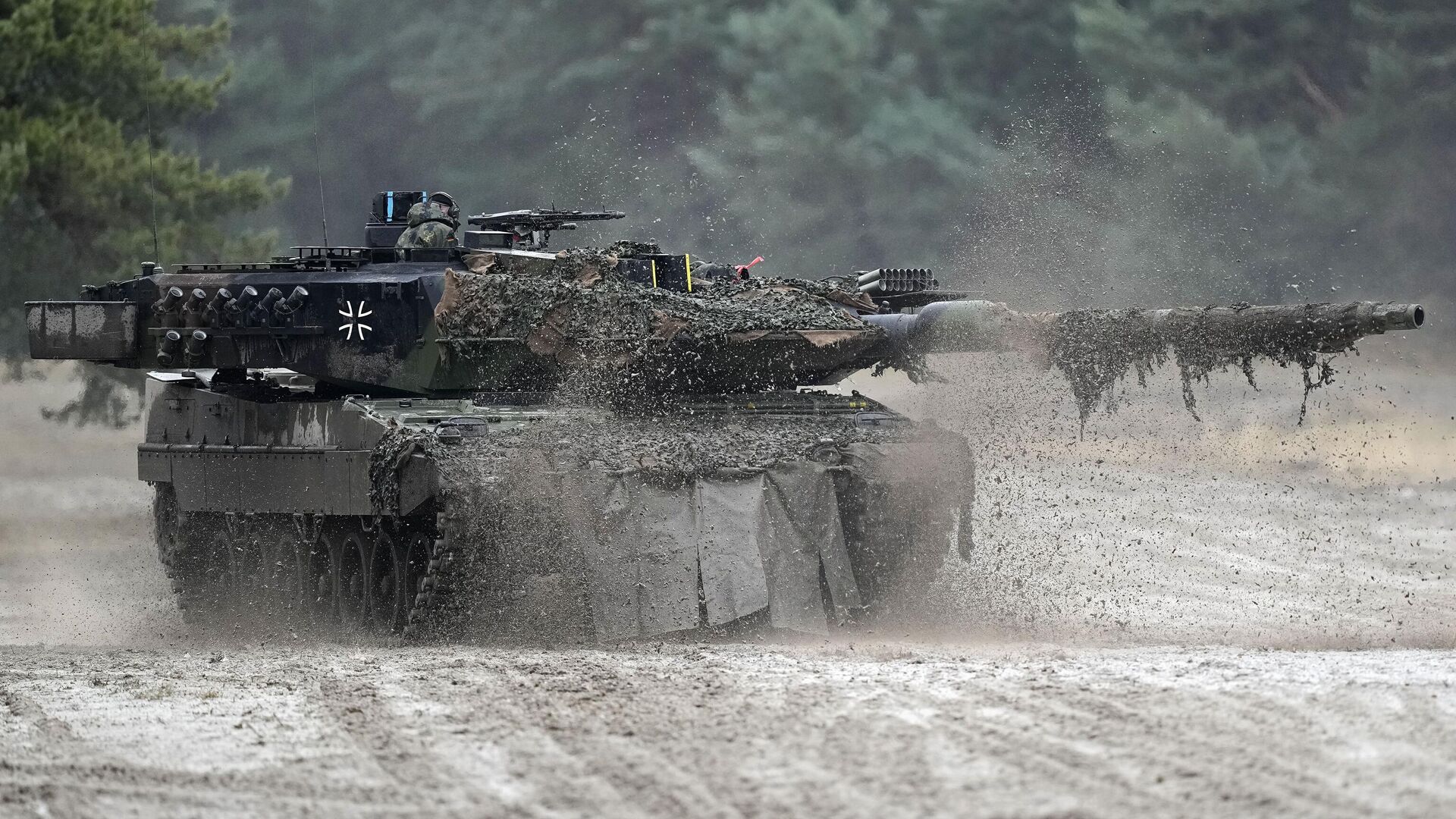 Alemania suministrará cuatro tanques adicionales Leopard 2 a Ucrania -  , Sputnik Mundo