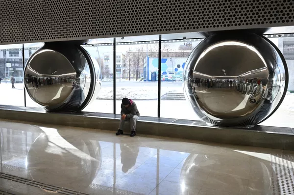 La costruzione della Great Circular Line è iniziata nel 2011 ed è stata completata nel tempo record di 11 anni.  Più di 15.000 persone hanno partecipato alla sua costruzione.  Nella foto: atrio della stazione Márina Roscha.  - Mondo Sputnik