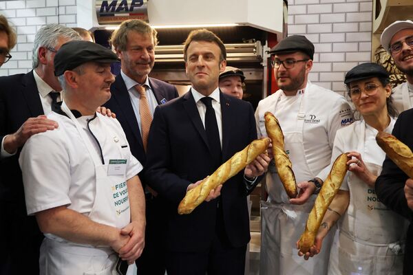 El presidente francés, Emmanuel Macron, visita el Salón Internacional de la Agricultura de París. El presidente francés, Emmanuel Macron, visita el Salón Internacional de la Agricultura de París. - Sputnik Mundo