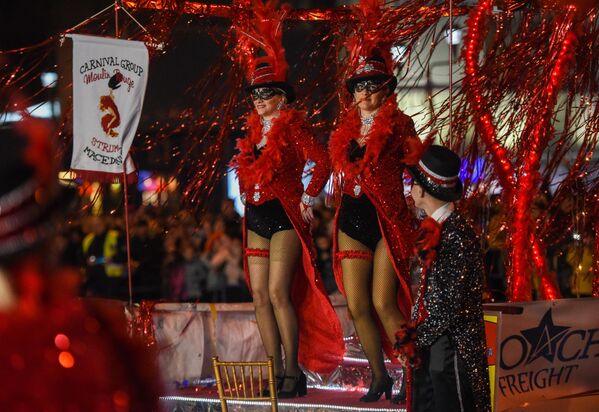 Participantes en el Gran Carnaval Vespertino, que marca el inicio de la Cuaresma entre los cristianos ortodoxos, en la ciudad de Macedonia de Strumica. - Sputnik Mundo