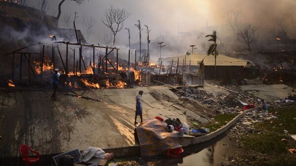 Incendio en campo de refugiados en Bangladés - Sputnik Mundo