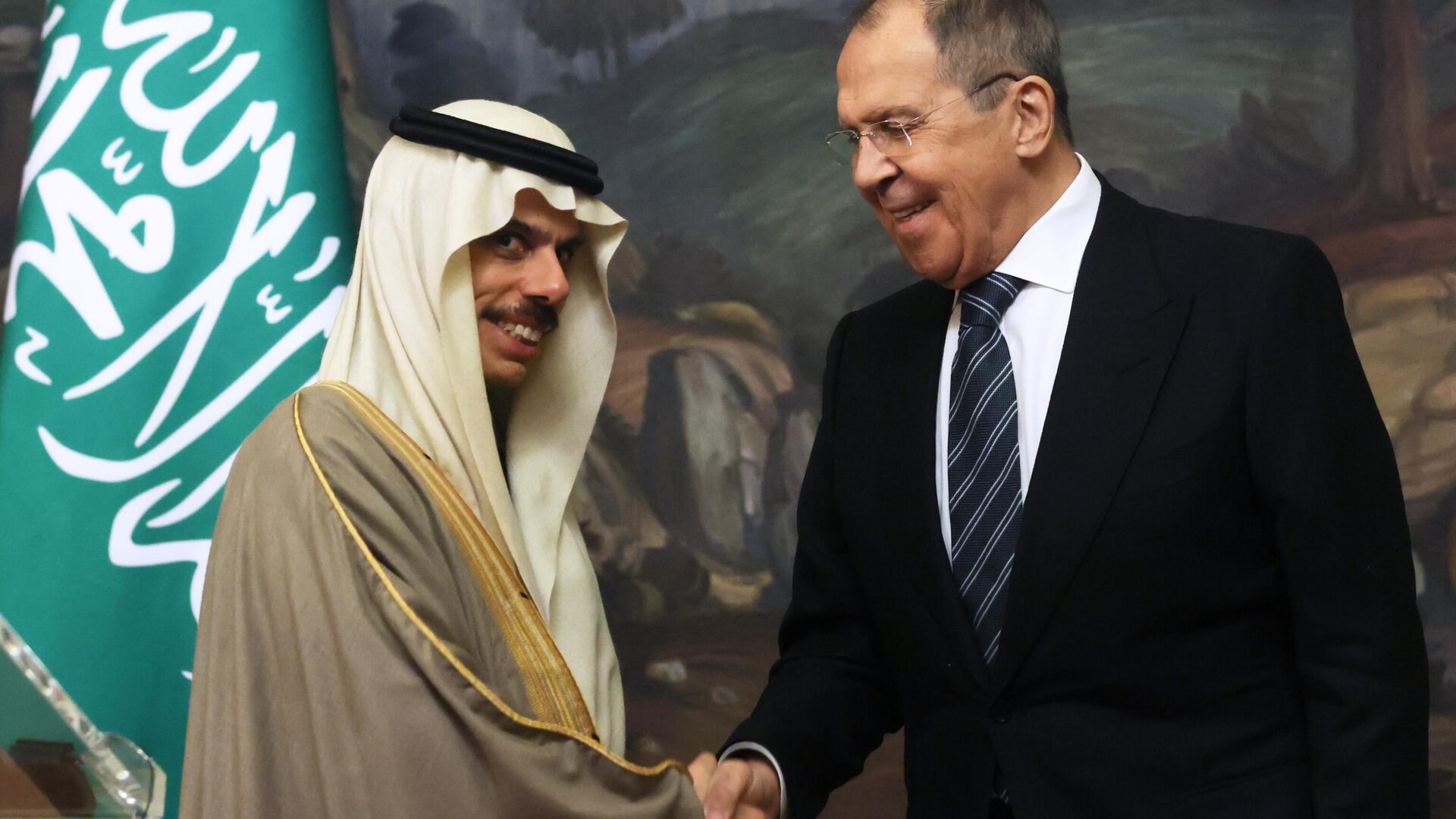 El canciller de Arabia Saudí, Faisal bin Farhan Saud, y el ministro de Asuntos Exteriores de Rusia, Serguéi Lavrov - Sputnik Mundo, 1920, 09.03.2023