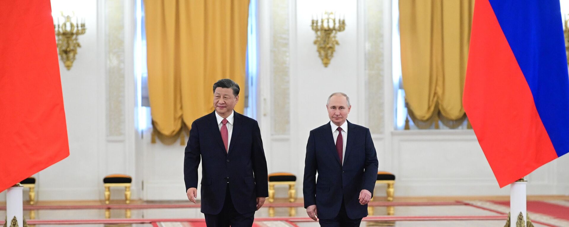 El presidente de China, Xi Jinping, y el presidente de Rusia, Vladímir Putin - Sputnik Mundo, 1920, 21.03.2023