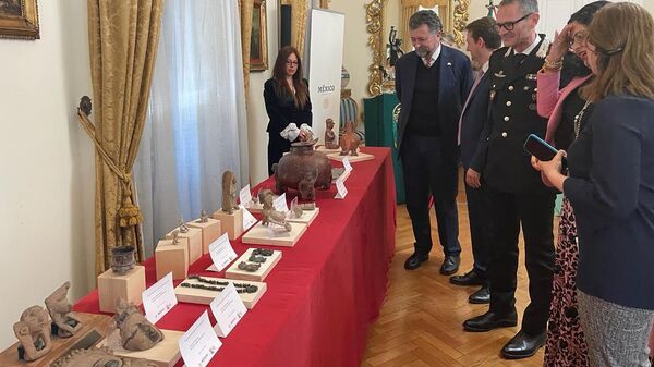 México recupera 43 piezas arqueológicas devueltas por Italia - Sputnik Mundo