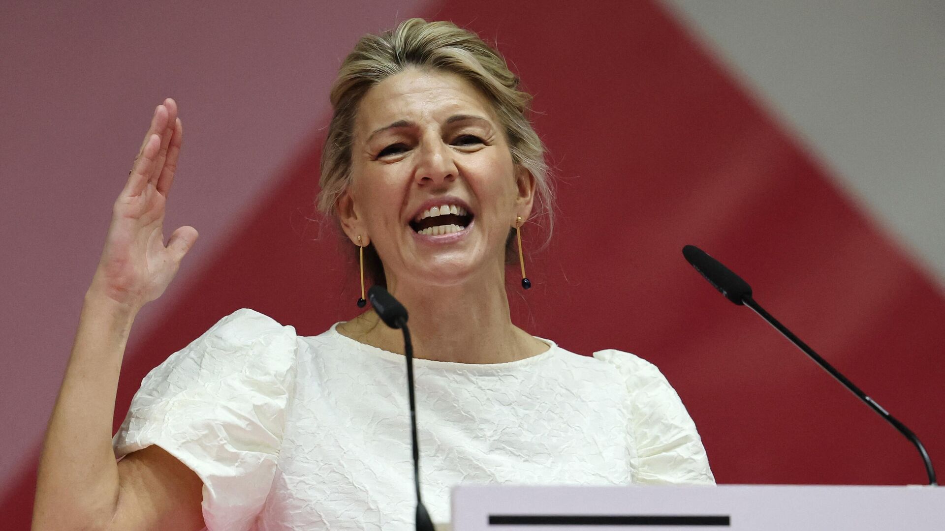 Yolanda Díaz, la ministra española de Trabajo, pronuncia un discurso durante un mitin el 2 de abril de 2023, en Madrid, para anunciar su candidatura a las elecciones generales de diciembre de 2023. - Sputnik Mundo, 1920, 02.04.2023