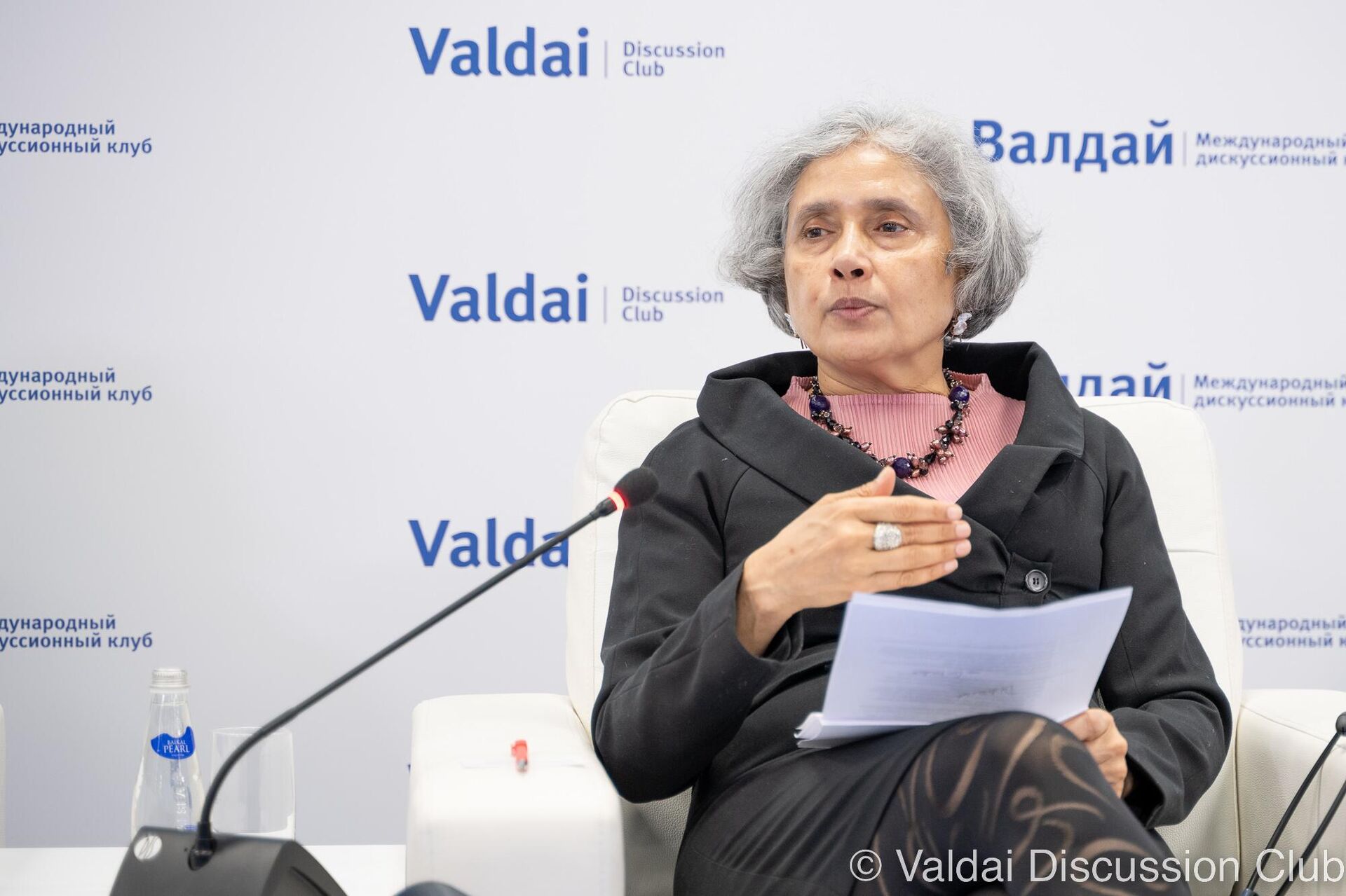 Radhika Desai, profesora del Departamento de Estudios Políticos de la Universidad de Manitoba de Canadá, durante una reunión del Club de discusión Valdai, en Moscú, Rusia, el 5 de abril de 2023. - Sputnik Mundo, 1920, 06.04.2023