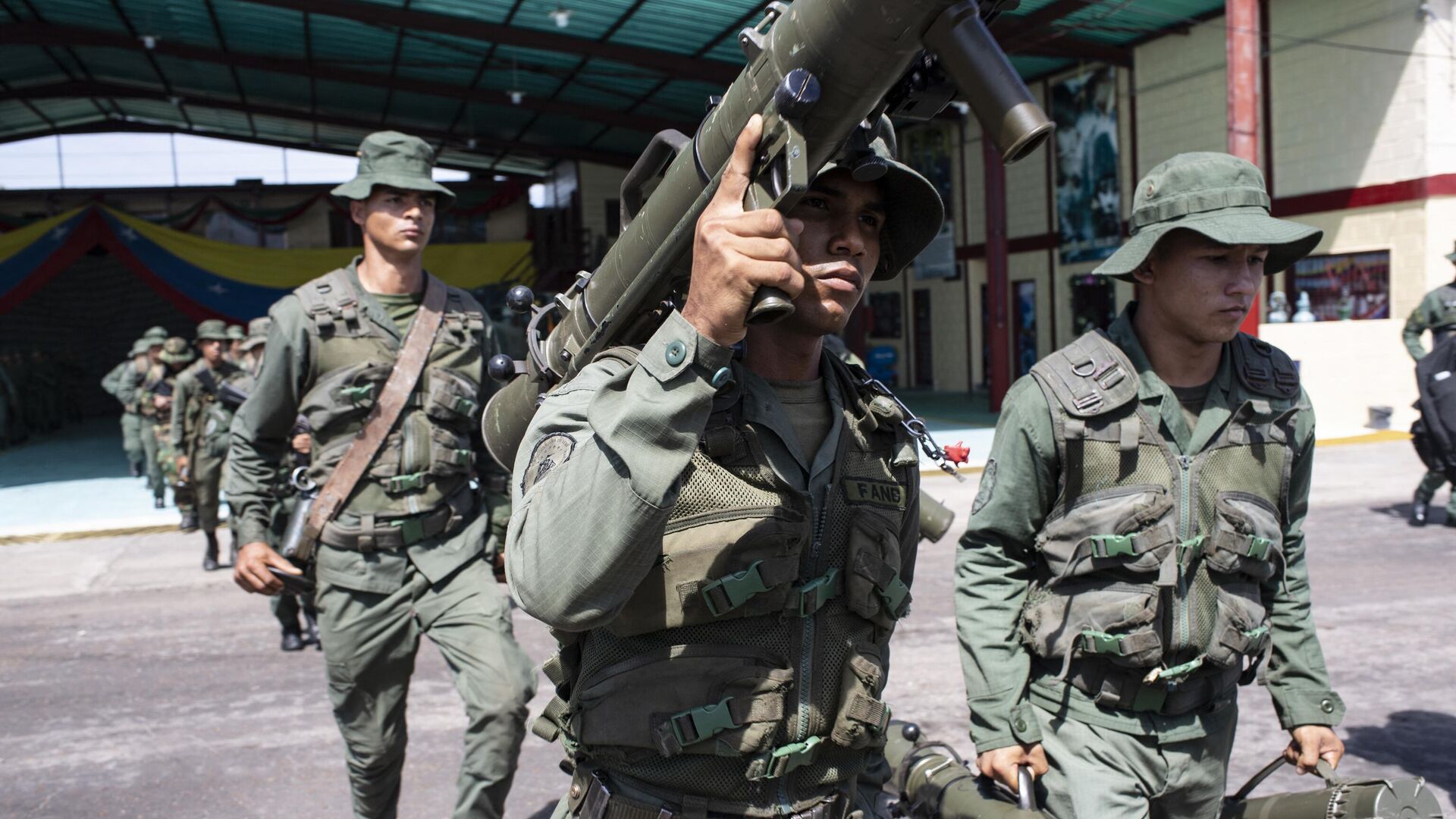 Bolivia despliega militares en fronteras para frenar contrabando de combustibles - 18.04.2023, Sputnik Mundo
