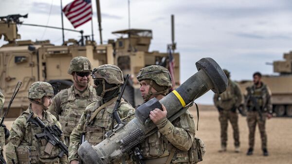 Militares de EEUU en la base estadounidense de Deir Ezzor en Siria - Sputnik Mundo