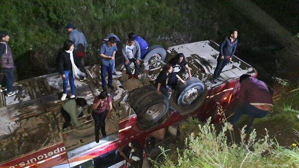 Accidente en Perú dejó 10 muertos y 25 heridos - Sputnik Mundo