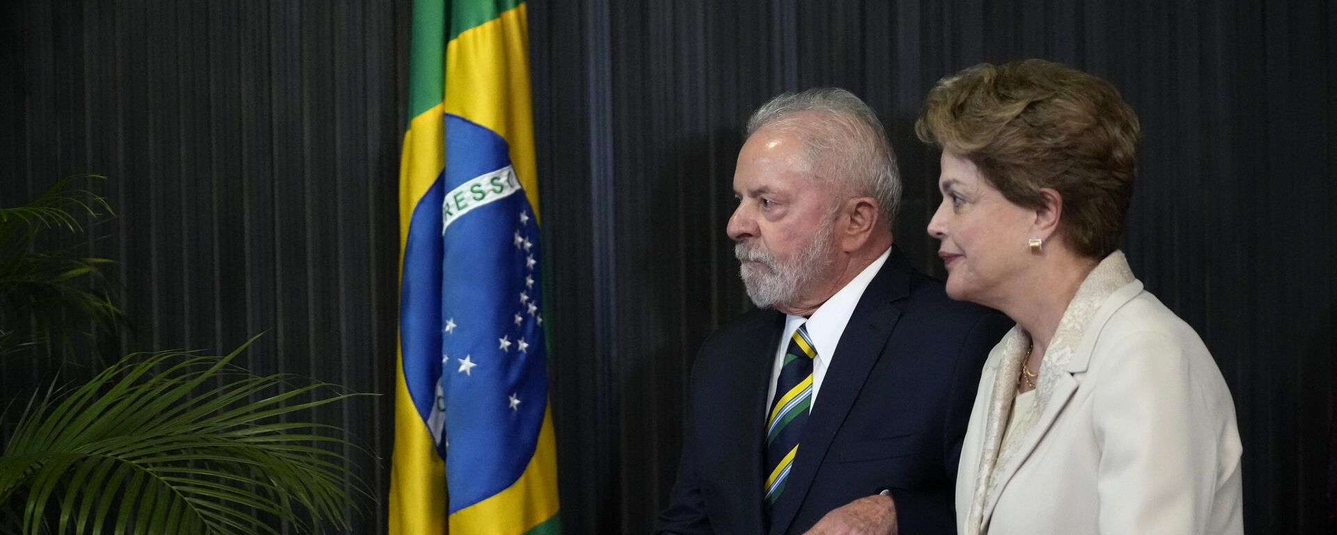 El mandatario brasileño, Luiz Inácio Lula da Silva, y la expresidenta de Brasil y actual jefa del Nuevo Banco del Desarrollo (NDB), Dilma Roussef  - Sputnik Mundo, 1920, 13.04.2023