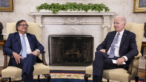 Los presidentes de Colombia, Gustavo Petro, y de Estados Unidos, Joe Biden. - Sputnik Mundo