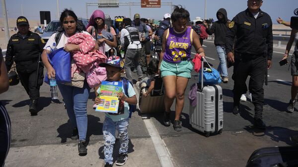 Crisis migratoria en la frontera peruano-chilena - Sputnik Mundo