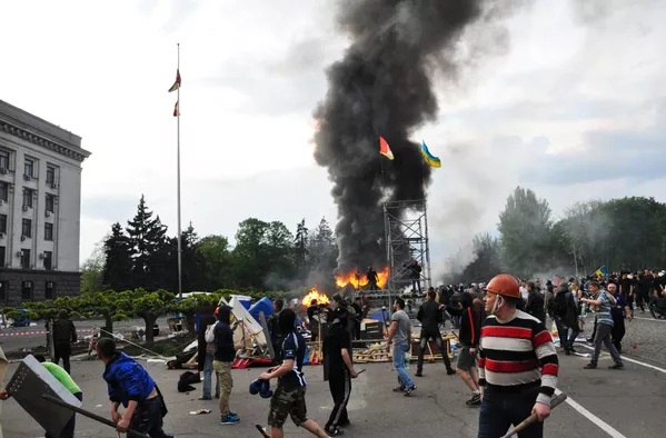 Gli oppositori di Euromaidan, prevalentemente nelle città dell'Ucraina meridionale e orientale, hanno creato il proprio movimento, Antimaidan.  A Odessa, gli attivisti dell'Antimaidan hanno allestito una tendopoli nella piazza Kulikovo Polye della città.  - Mondo Sputnik