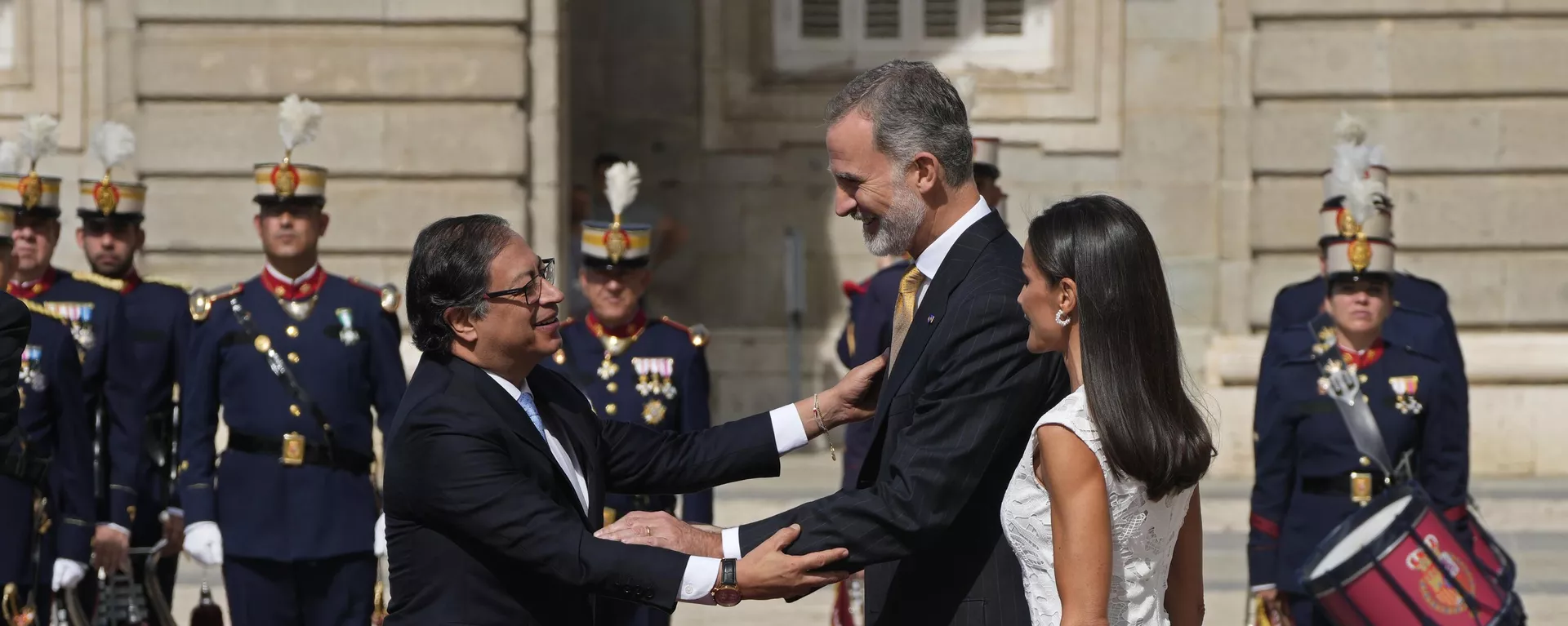 El presidente de Colombia, Gustavo Petro, con los reyes de España, Felipe VI y Doña Letizia  - Sputnik Mundo, 1920, 03.05.2023