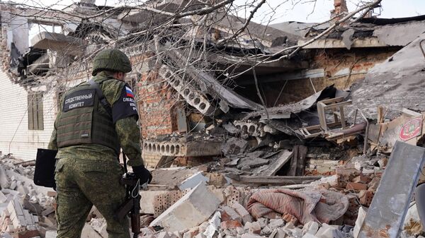 Las consecuencias de los bombardeos ucranianos en la República Popular de Donetsk - Sputnik Mundo