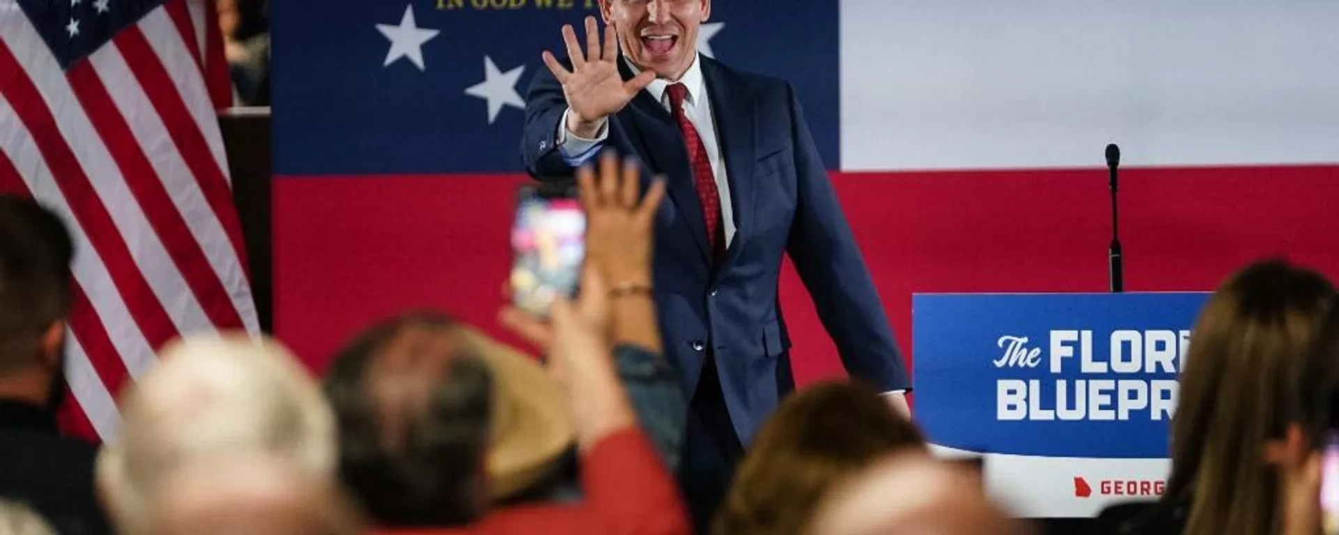 El gobernador republicano de Florida, Robert DeSantis - Sputnik Mundo, 1920, 13.05.2023