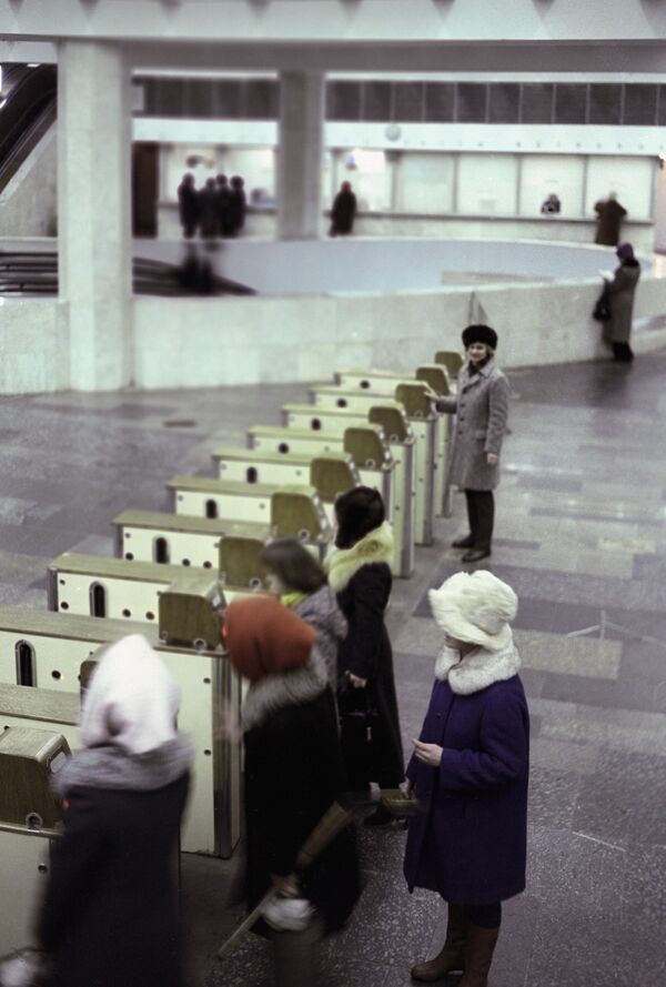 El vestíbulo de la estación de Turguénevskaya en 1973. - Sputnik Mundo