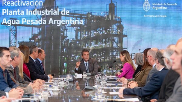 Argentina reactivará la planta de producción de agua pesada más grande del mundo - Sputnik Mundo