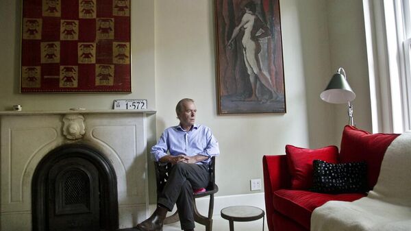 El escritor británico Martin Amis en su casa de Brooklyn, en Nueva York. - Sputnik Mundo