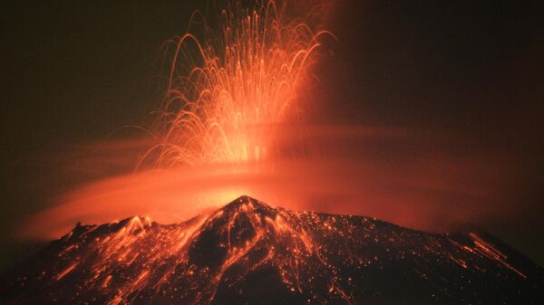 El volcán Popocatépetl, uno de los más activos del planeta. - Sputnik Mundo
