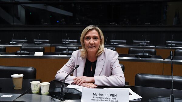 La líder del partido Agrupación Nacional (extrema derecha), Marine Le Pen - Sputnik Mundo
