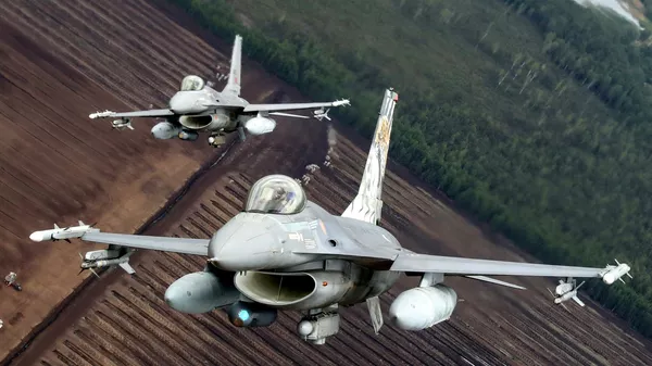 Un caza F-16 de Portugal (imagen referencial) - Sputnik Mundo