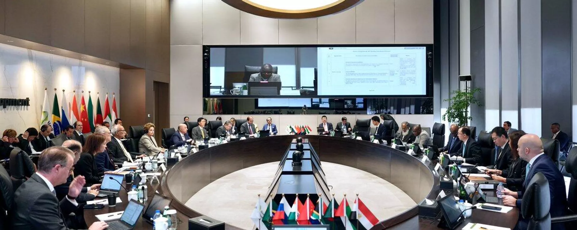 Junta de directores del NDB celebrada en abril en Shanghai, China. Junta de directores del NDB celebrada en abril en Shanghai, China. - Sputnik Mundo, 1920, 28.05.2023