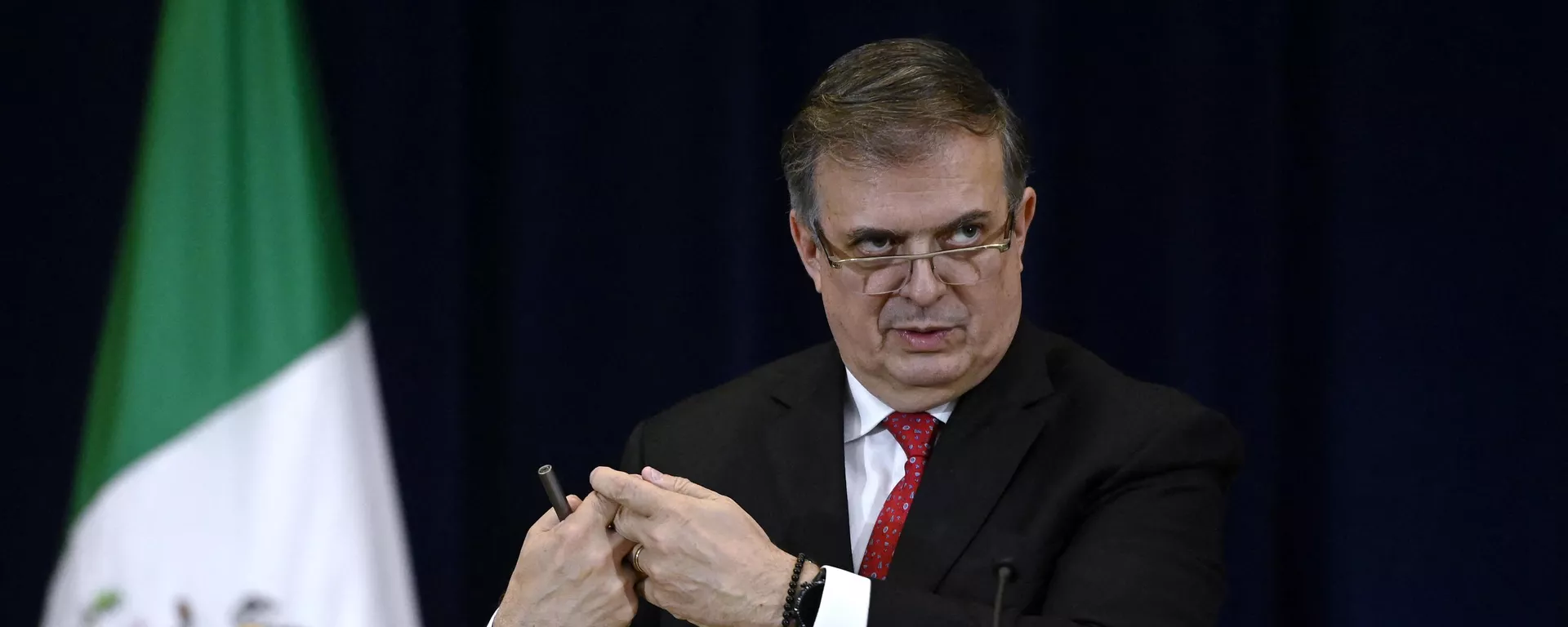 El canciller de México, Marcelo Ebrard, durante una conferencia de prensa en Washington, el 13 de octubre de 2022 - Sputnik Mundo, 1920, 12.06.2023