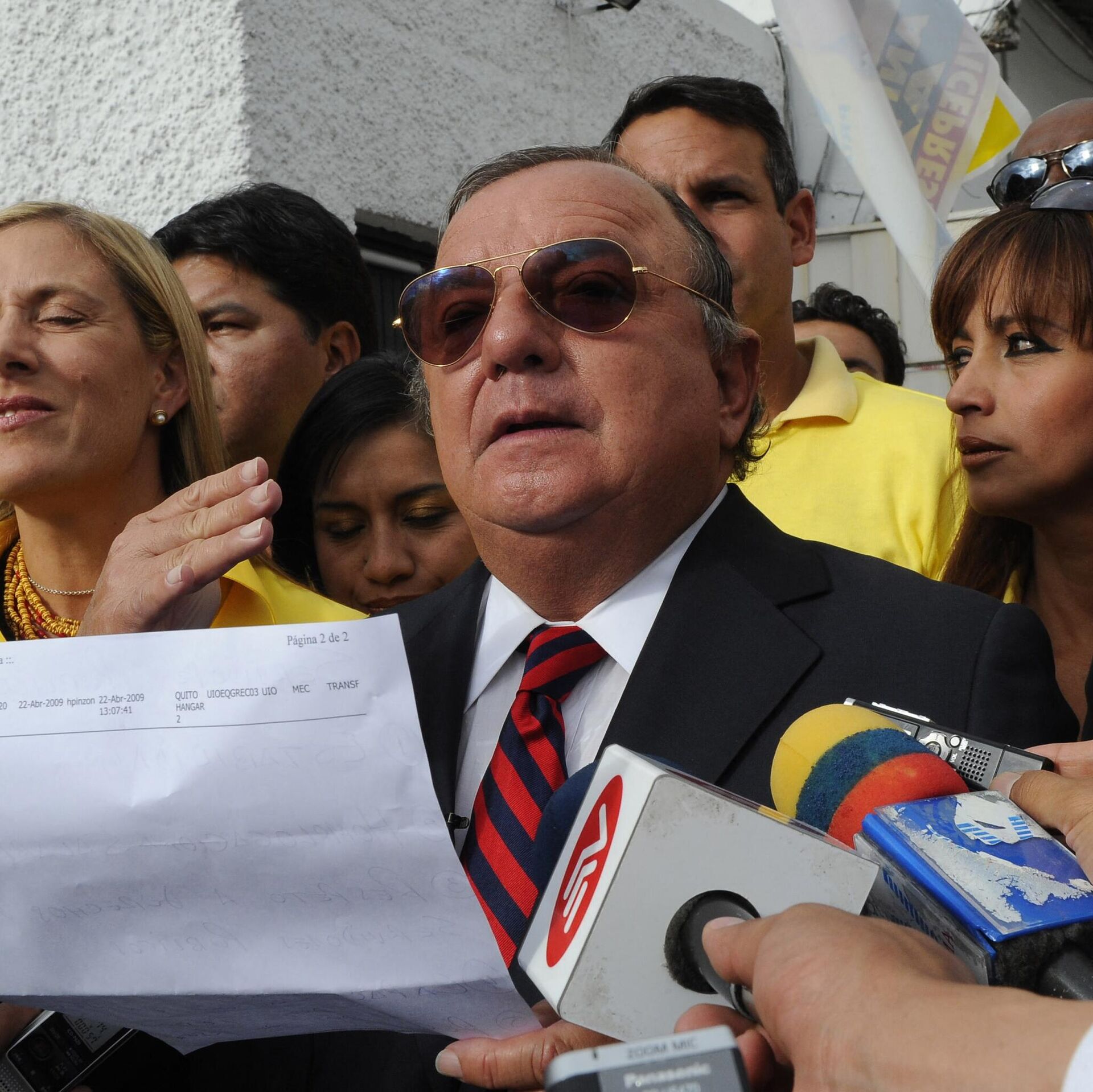 El empresario bananero Álvaro Noboa y su hijo se postularán a la