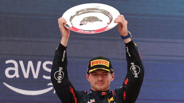 El piloto holandés de Red Bull Max Verstappen celebra la victoria en la carrera del Gran Premio de España de Fórmula Uno en el Circuit de Catalunya el 4 de junio de 2023  - Sputnik Mundo