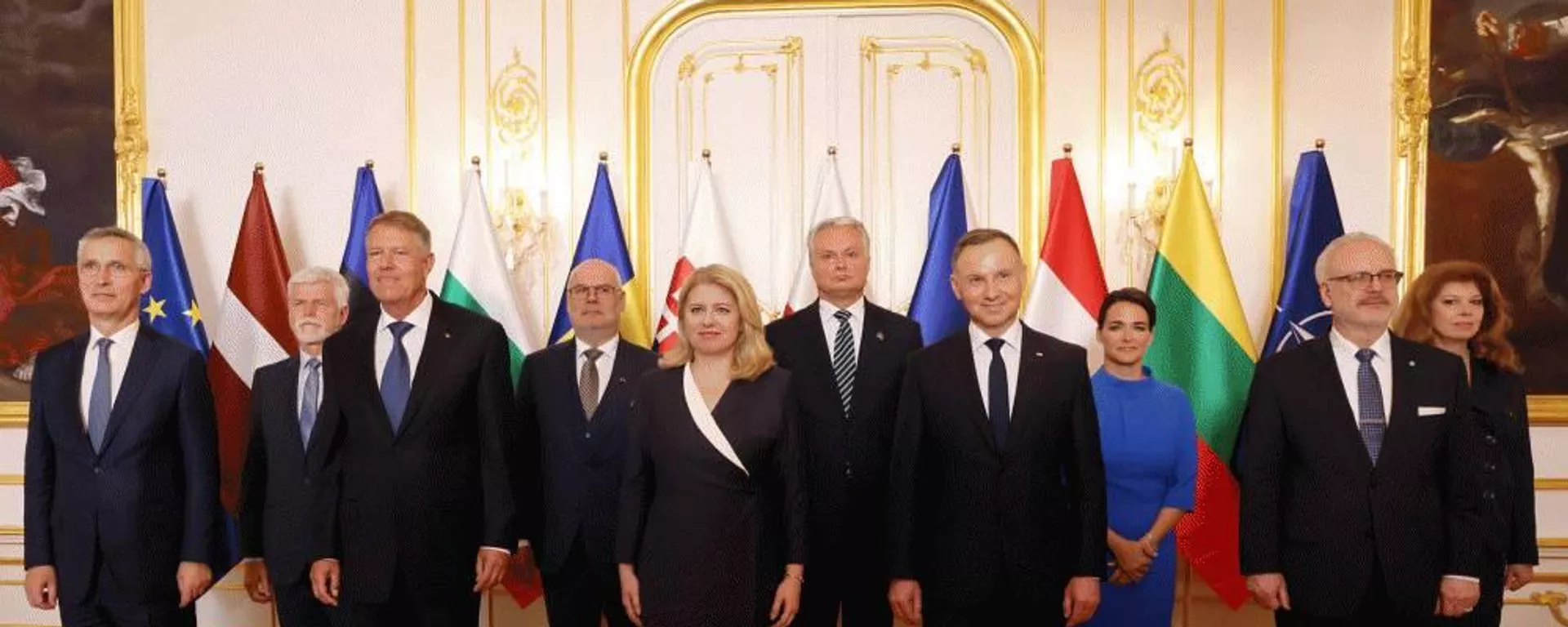 Dirigentes del grupo de los Nueve de Bucarest durante su encuentro en Bratislava. - Sputnik Mundo, 1920, 07.06.2023