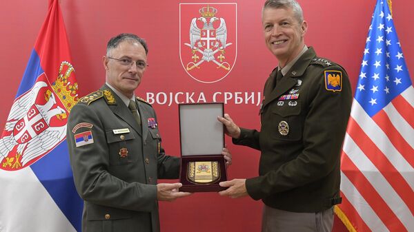 Serbia y EEUU acuerdan fortalecer la cooperación militar - Sputnik Mundo