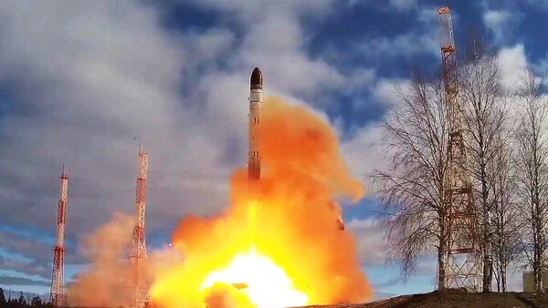 Lanzamiento del misil balístico intercontinental Sarmat desde el cosmódromo de Plesetsk - Sputnik Mundo