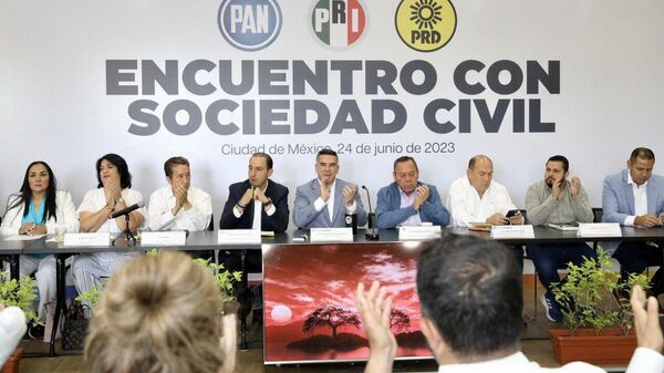 Dirigentes nacionales del PAN, PRI y PRD, Marko Cortés, Alejandro Moreno y Jesús Zambrano, respectivamente - Sputnik Mundo