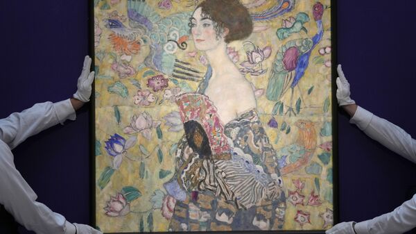 Gustav Klimt 'Dame mit Faecher' (Dama con abanico) - Sputnik Mundo