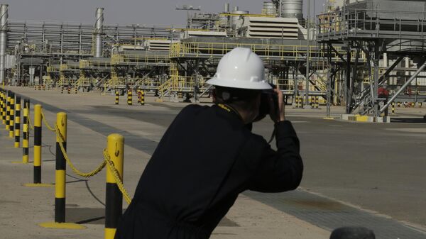 Campos de petróleo cerca de Riad, en Arabia Saudí - Sputnik Mundo
