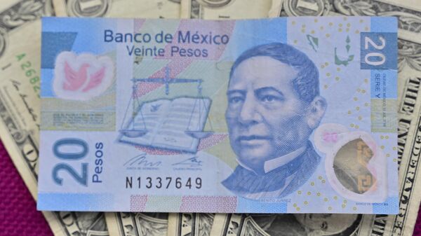 El peso mexicano continúa en terreno positivo. - Sputnik Mundo