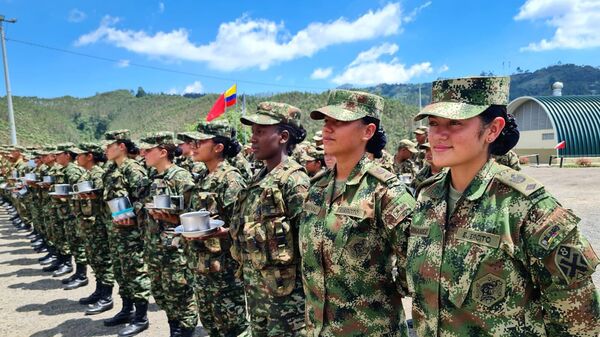 Mujeres militares del Ejército de Colombia - Sputnik Mundo