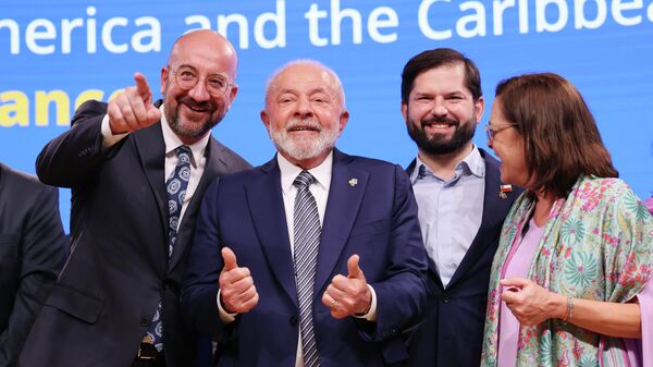 Líderes europeos y latinoamericanos en la Cumbre UE-CELAC - Sputnik Mundo