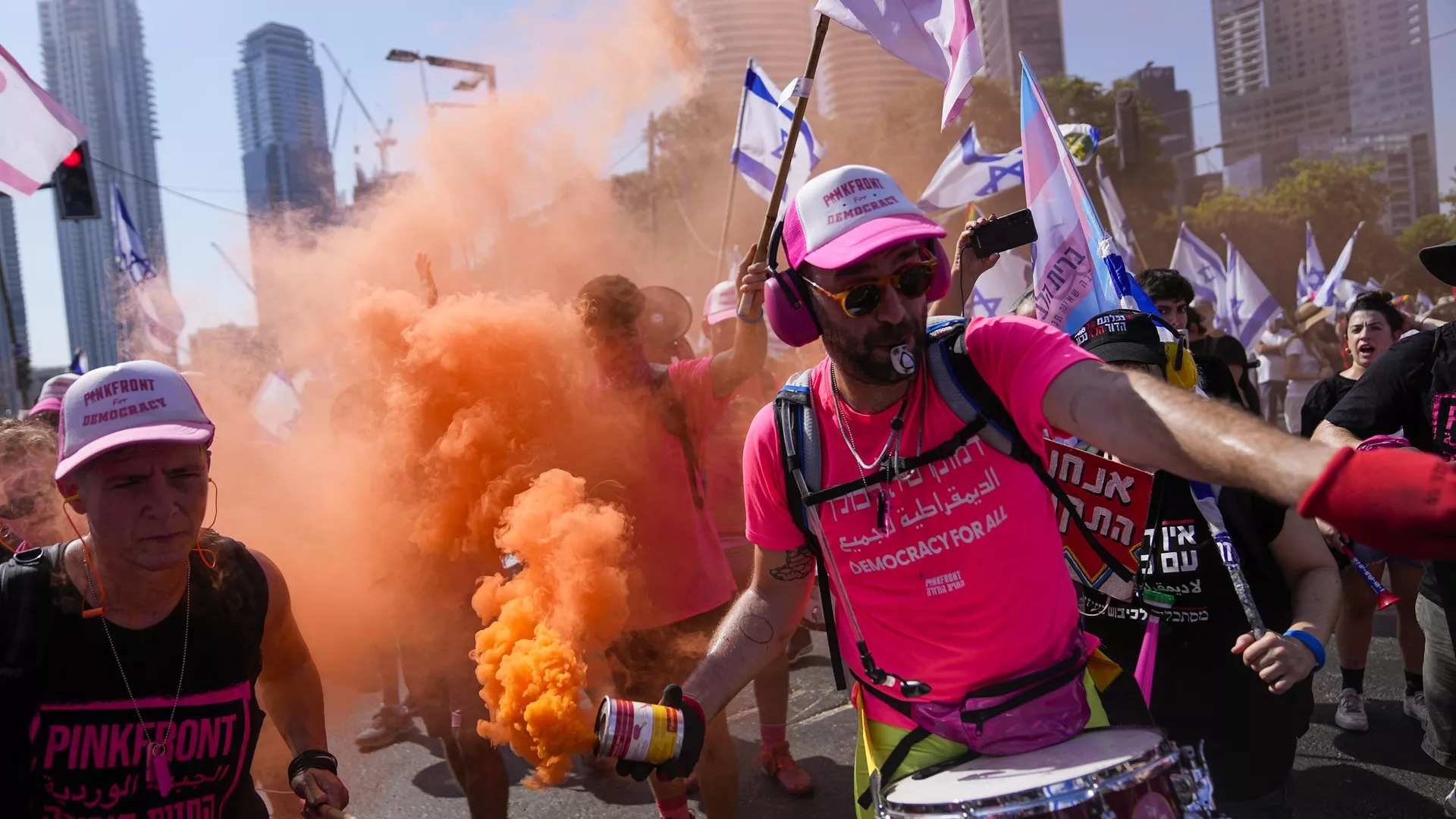 Israelíes protestan contra los planes del gobierno del primer ministro Benjamin Netanyahu. - Sputnik Mundo, 1920, 28.12.2023