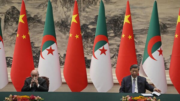 El presidente chino Xi Jinping y el presidente argelino Abdelmadjid Tebboune - Sputnik Mundo