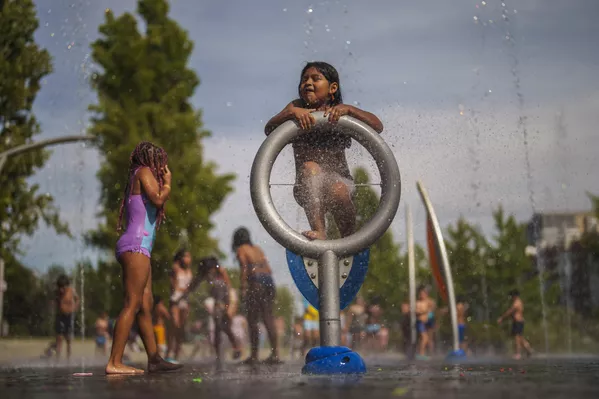 Niños en el Parque Madrid Río en España. - Sputnik Mundo