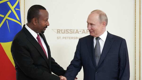 El presidente ruso, Vladímir Putin, en una reunión con el primer ministro etíope, Abiy Ahmed Ali - Sputnik Mundo