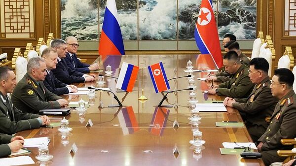Visita del Ministro de Defensa ruso Serguéi Shoigú a la República Popular Democrática de Corea - Sputnik Mundo
