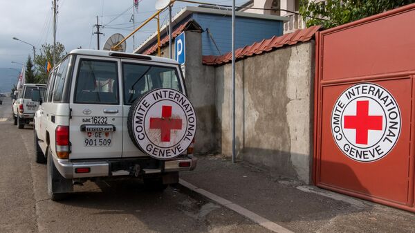 Carros del Comité Internacional de la Cruz Roja - Sputnik Mundo