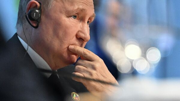 Vladímir Putin en la reunión con los jefes de delegaciones africanas para Ucrania - Sputnik Mundo